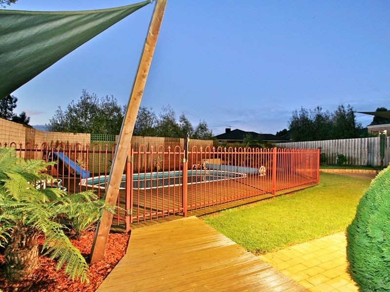 13 Balanka Court, Berwick VIC 3806
