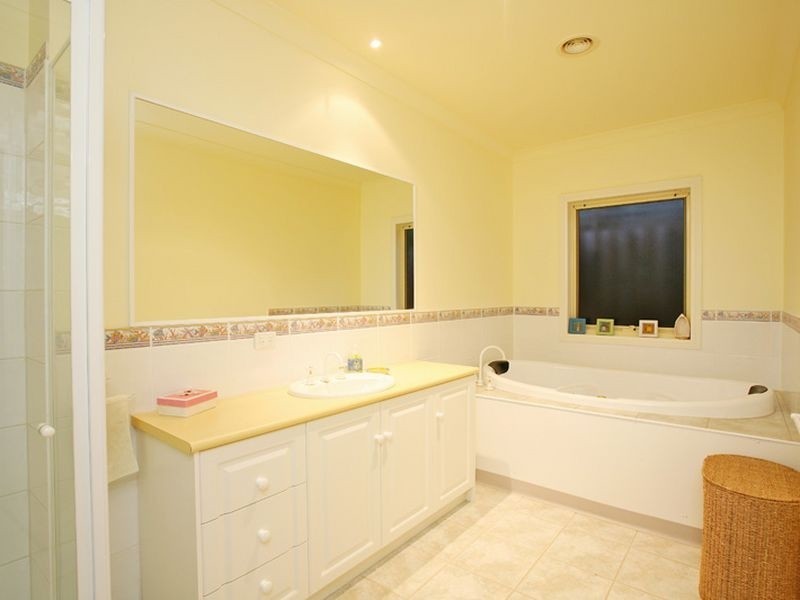 13 Balanka Court, Berwick VIC 3806