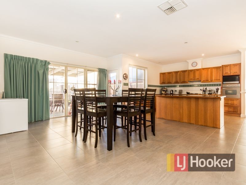 16 Ridgemont Drive, Berwick VIC 3806