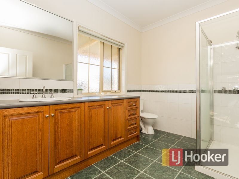 16 Ridgemont Drive, Berwick VIC 3806