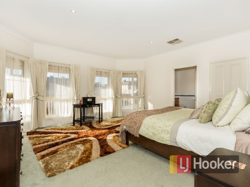 16 Ridgemont Drive, Berwick VIC 3806