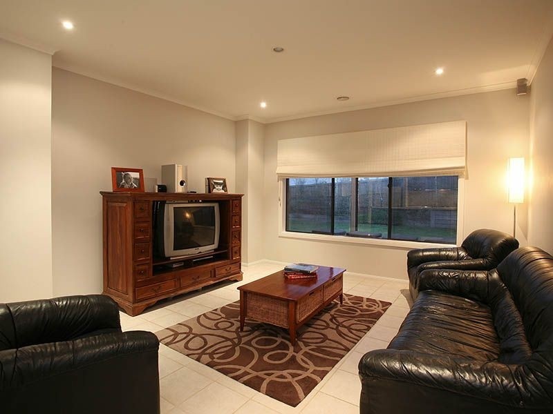 14 Haverbrack Drive, Berwick VIC 3806