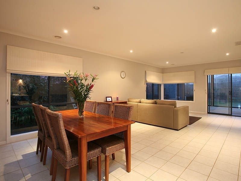 14 Haverbrack Drive, Berwick VIC 3806