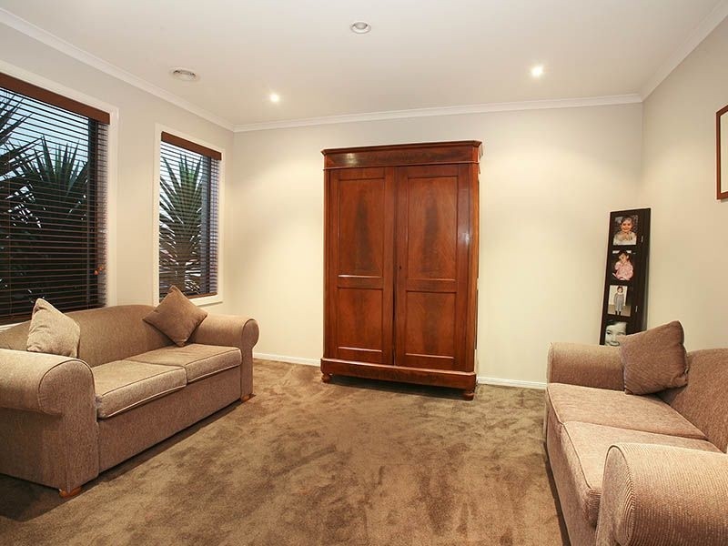 14 Haverbrack Drive, Berwick VIC 3806