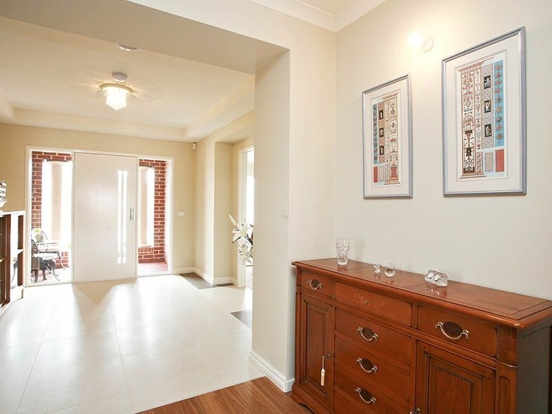 5 Cribb Cove, Narre Warren South VIC 3805