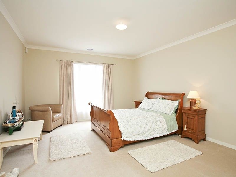 5 Cribb Cove, Narre Warren South VIC 3805