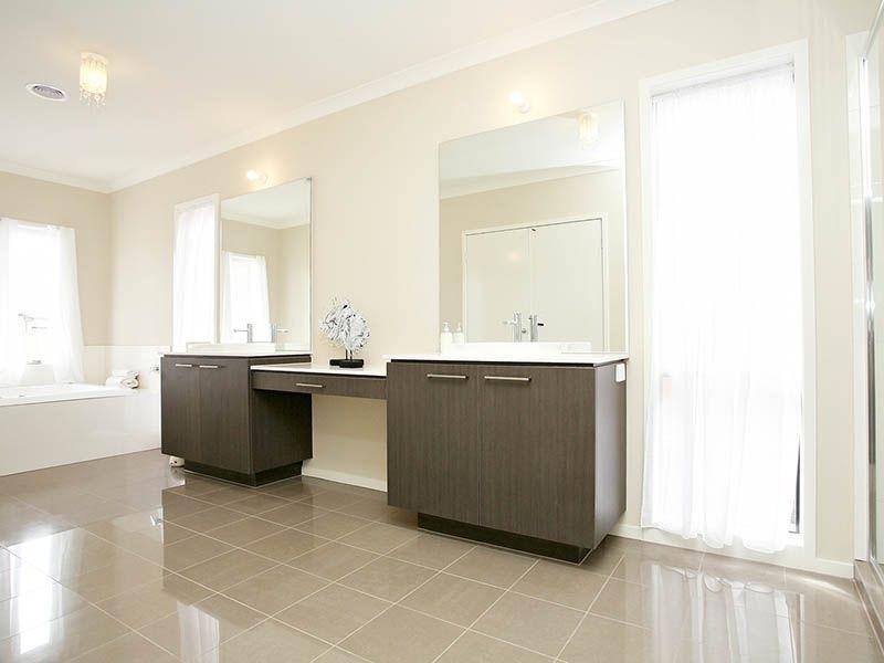 5 Cribb Cove, Narre Warren South VIC 3805