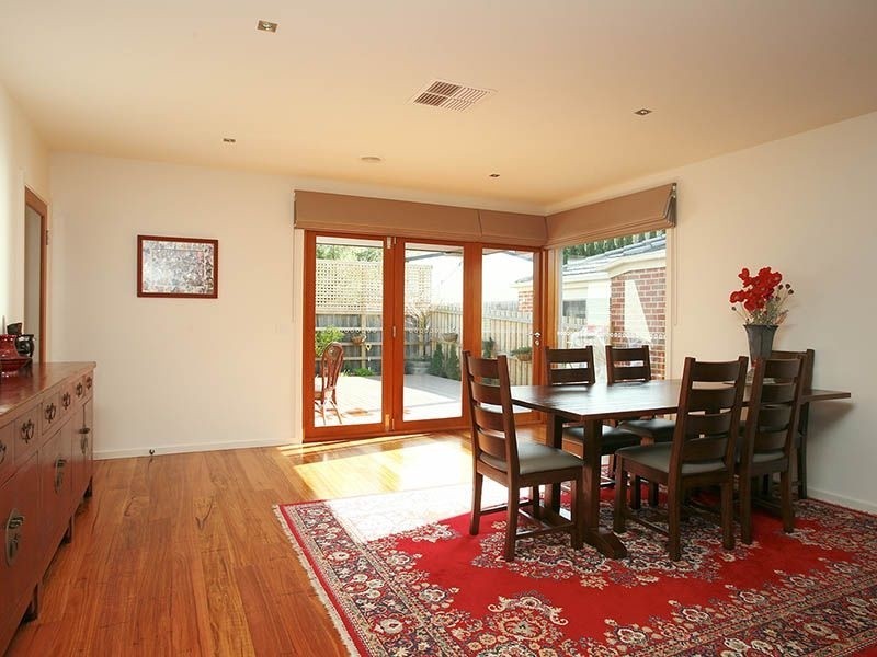 2/22 Cara Crescent, Berwick VIC 3806