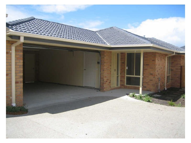 3/23 Farnborough Way, Berwick VIC 3806