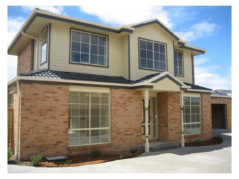2/23 Farnborough Way, Berwick VIC 3806