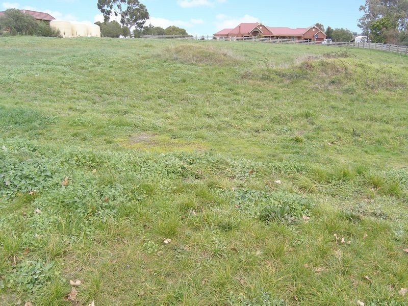 13A Caserta Drive, Berwick VIC 3806