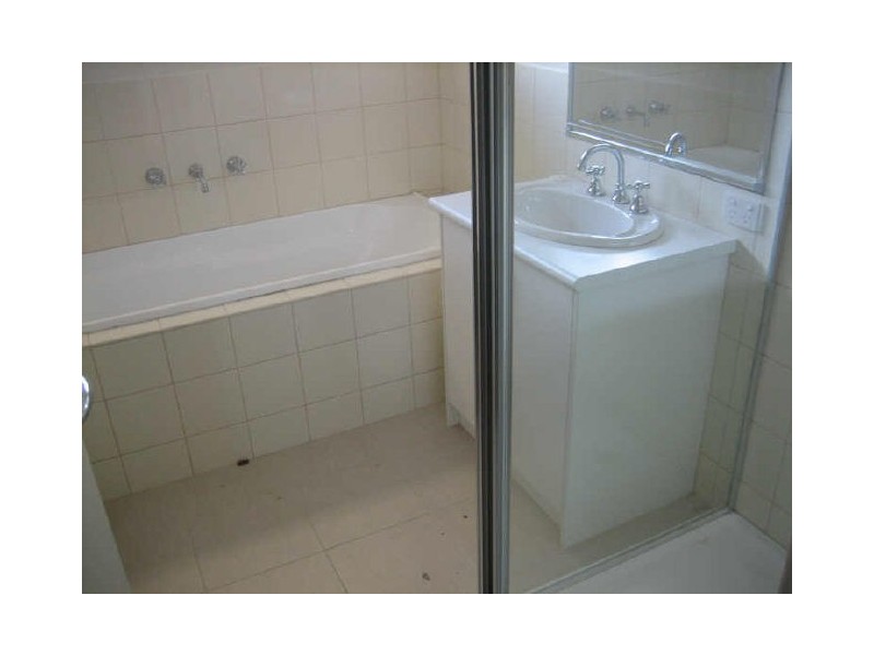 1/23 Farnborough Way, Berwick VIC 3806
