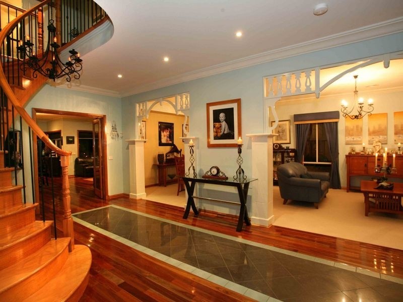 4 Salisbury Court, Berwick VIC 3806