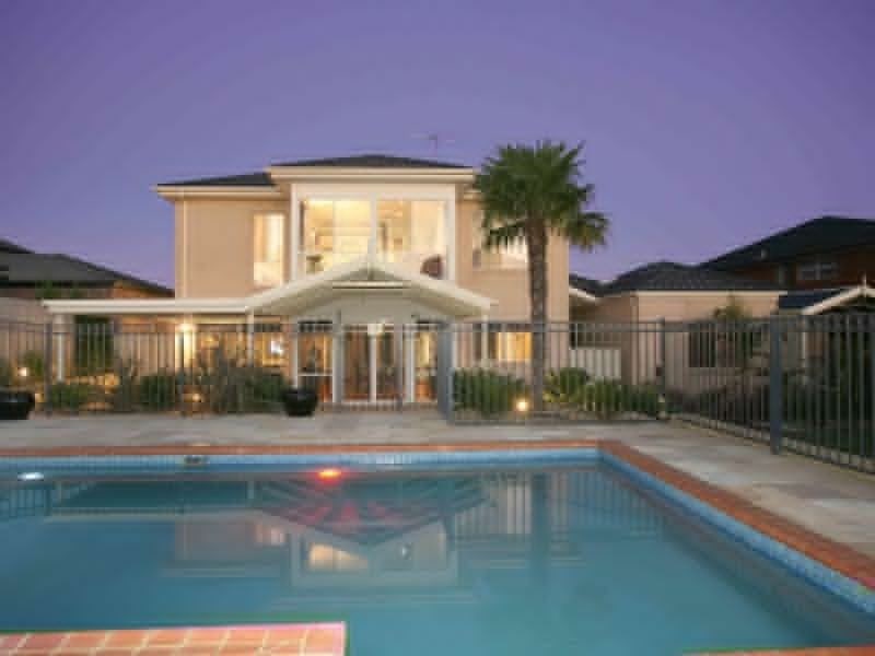 4 Salisbury Court, Berwick VIC 3806