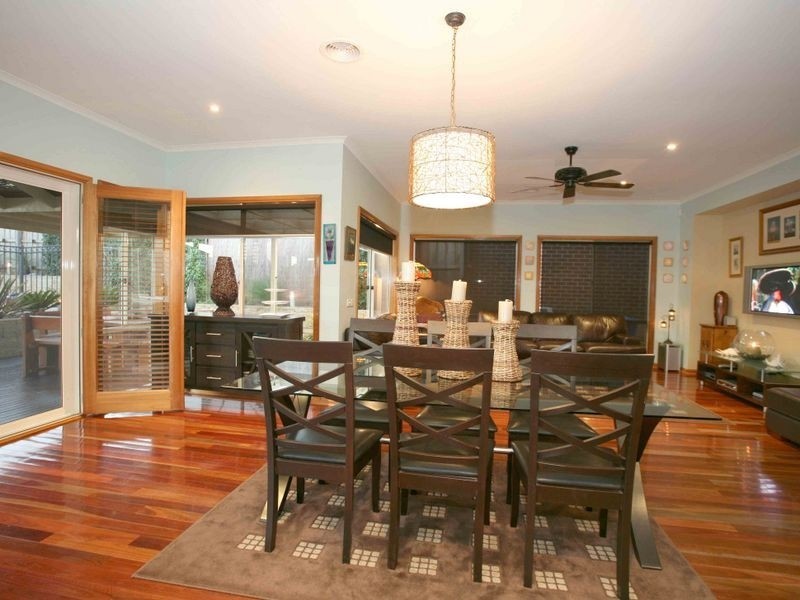 4 Salisbury Court, Berwick VIC 3806