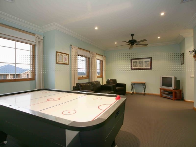 4 Salisbury Court, Berwick VIC 3806