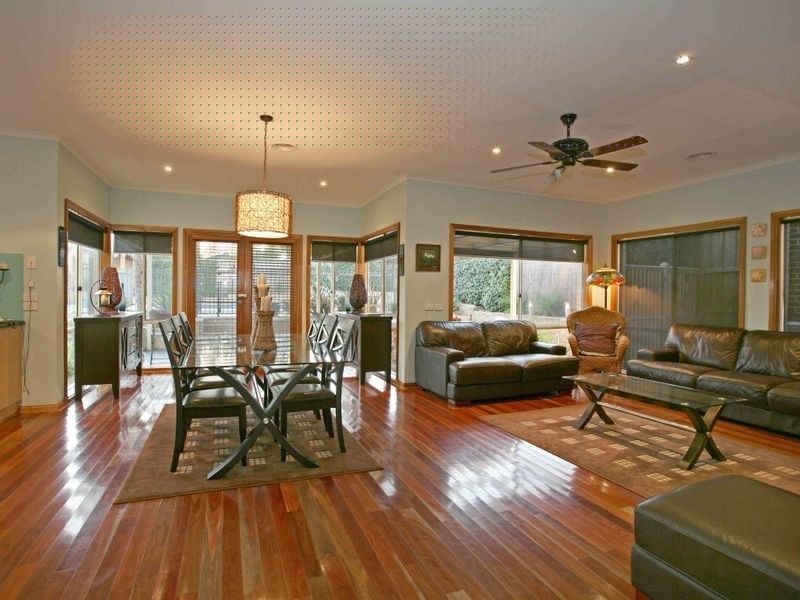 4 Salisbury Court, Berwick VIC 3806