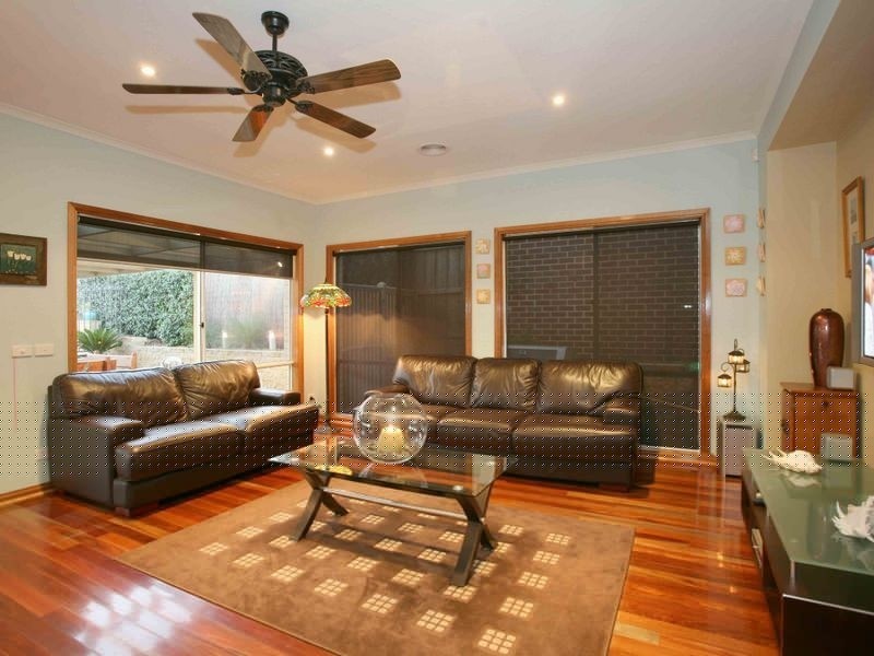 4 Salisbury Court, Berwick VIC 3806