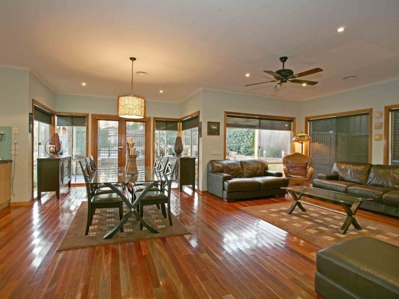 4 Salisbury Court, Berwick VIC 3806