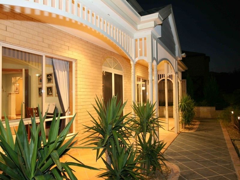 4 Salisbury Court, Berwick VIC 3806