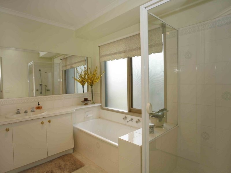 19B Jericho Court, Berwick VIC 3806