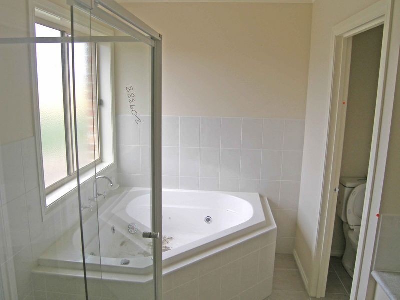 728/47 Thunderbolt Drive, Cranbourne East VIC 3977