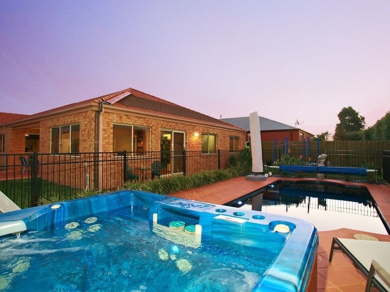 57 Tuileries Rise, Narre Warren South VIC 3805