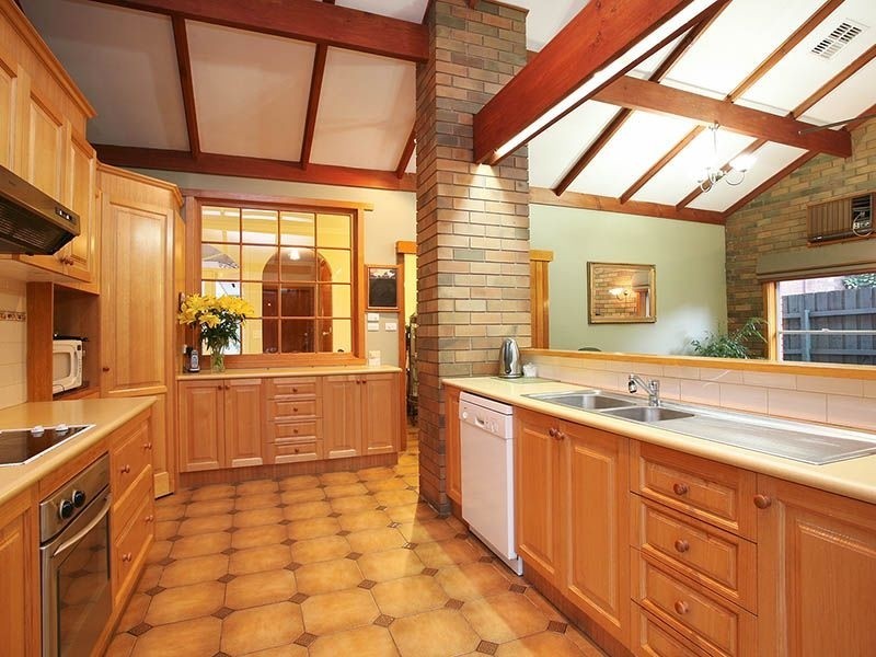 18 Shute Avenue, Berwick VIC 3806