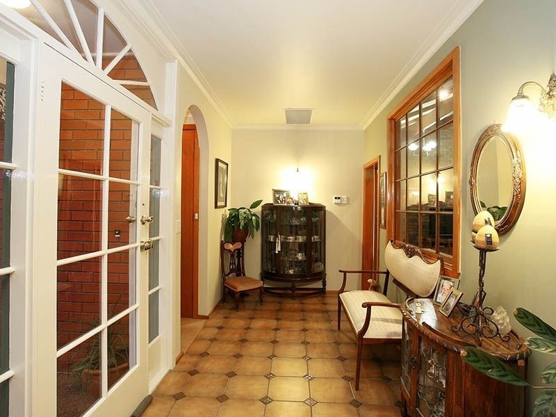 18 Shute Avenue, Berwick VIC 3806