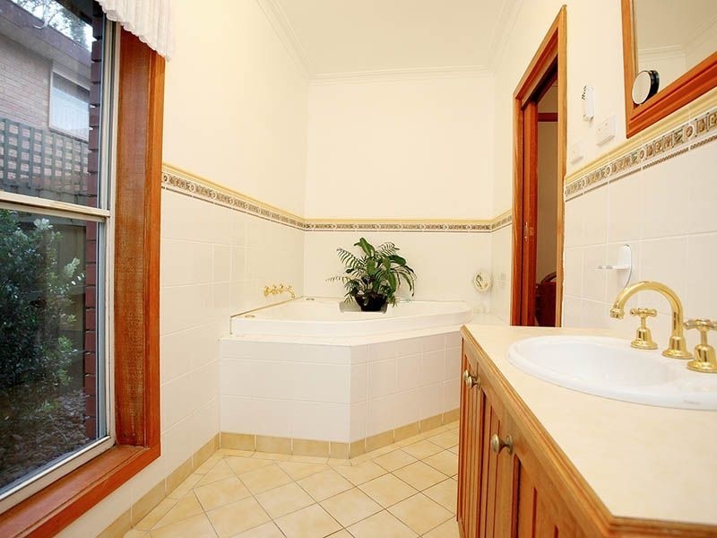 18 Shute Avenue, Berwick VIC 3806