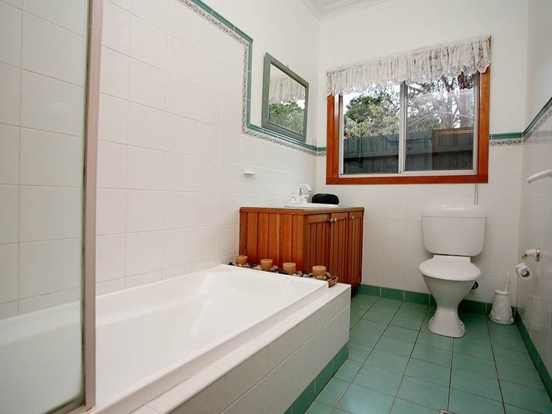 18 Shute Avenue, Berwick VIC 3806