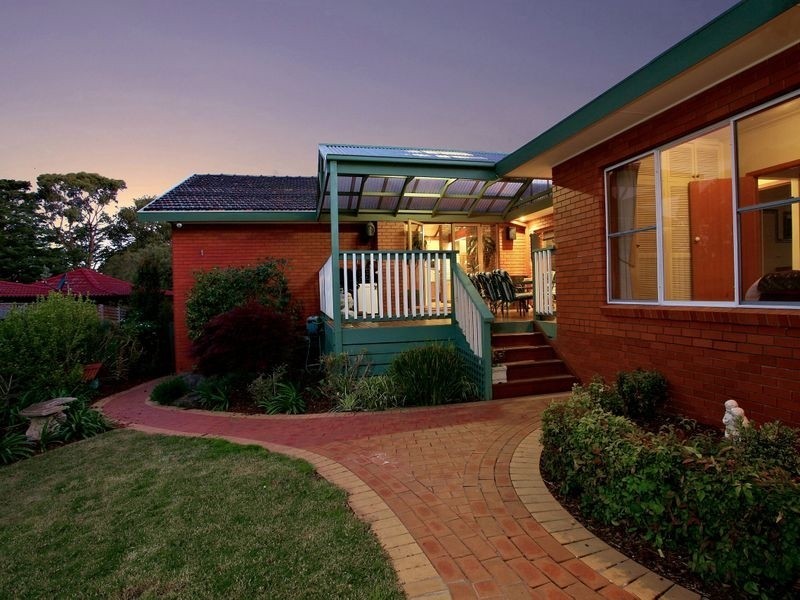 18 Shute Avenue, Berwick VIC 3806