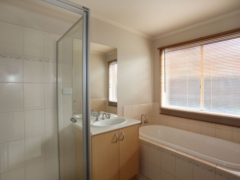 14 Wearingford Avenue, Narre Warren South VIC 3805
