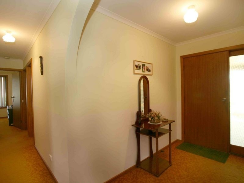 4 Lyle Avenue, Beaconsfield VIC 3807