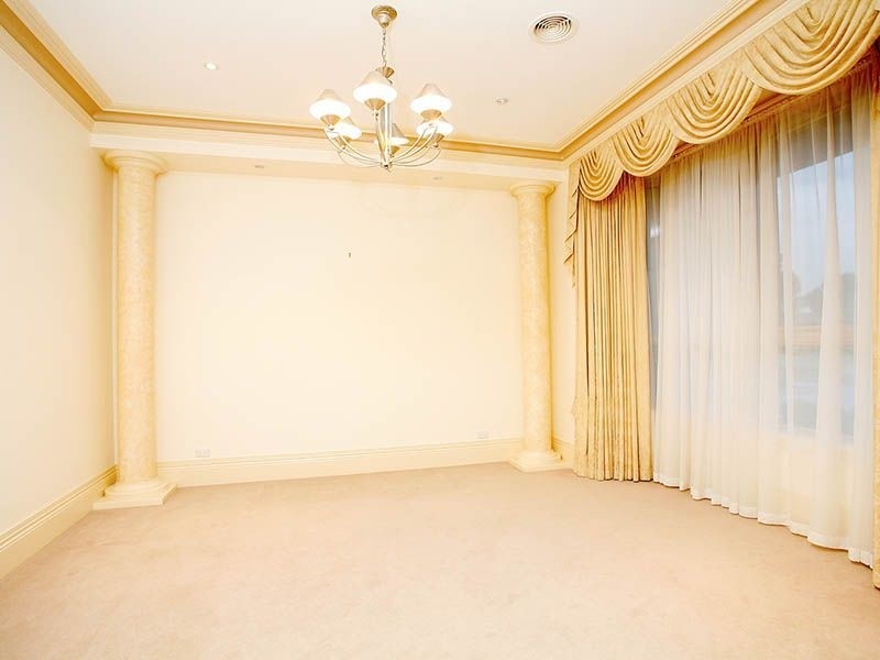 4 Parkwood Avenue, Narre Warren South VIC 3805