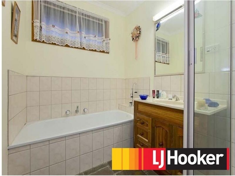 4 Tilba Court, Berwick VIC 3806