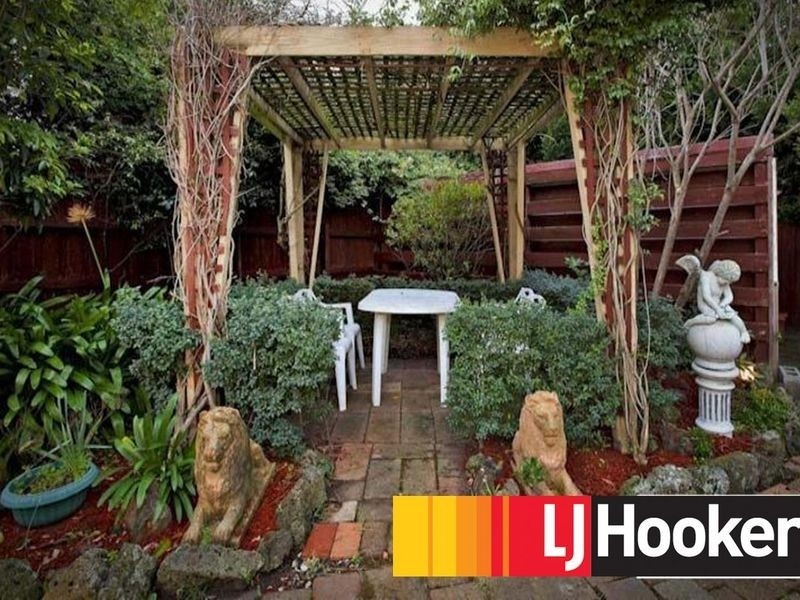 4 Tilba Court, Berwick VIC 3806