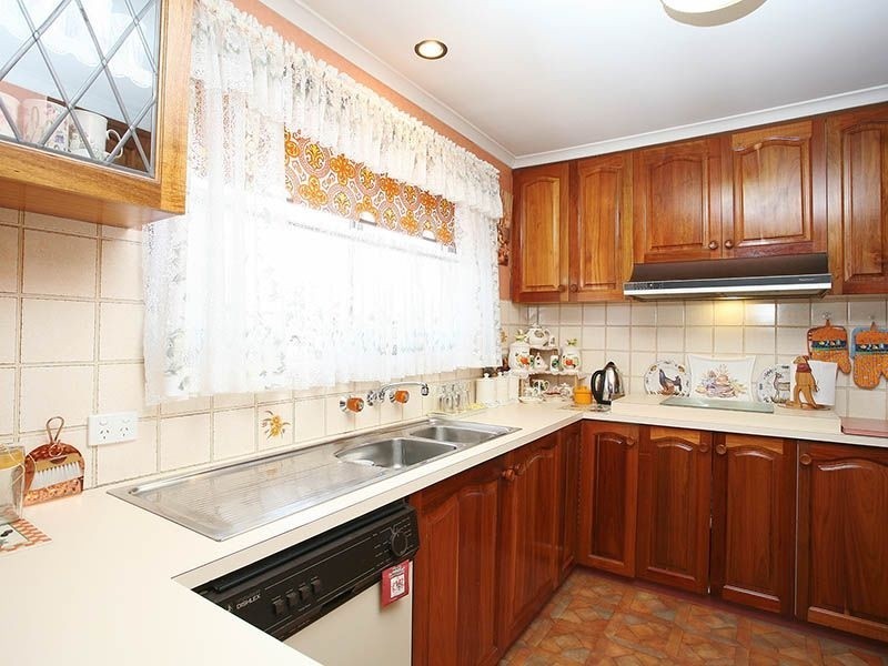 42 Fountain Drive, Narre Warren VIC 3805