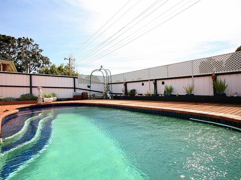 42 Fountain Drive, Narre Warren VIC 3805