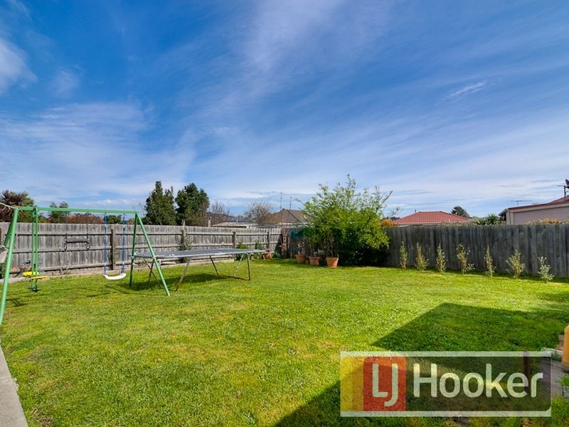 69 Scarborough Avenue, Cranbourne West VIC 3977