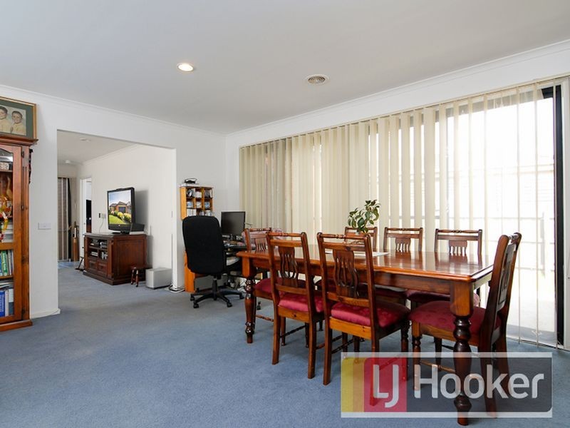 69 Scarborough Avenue, Cranbourne West VIC 3977