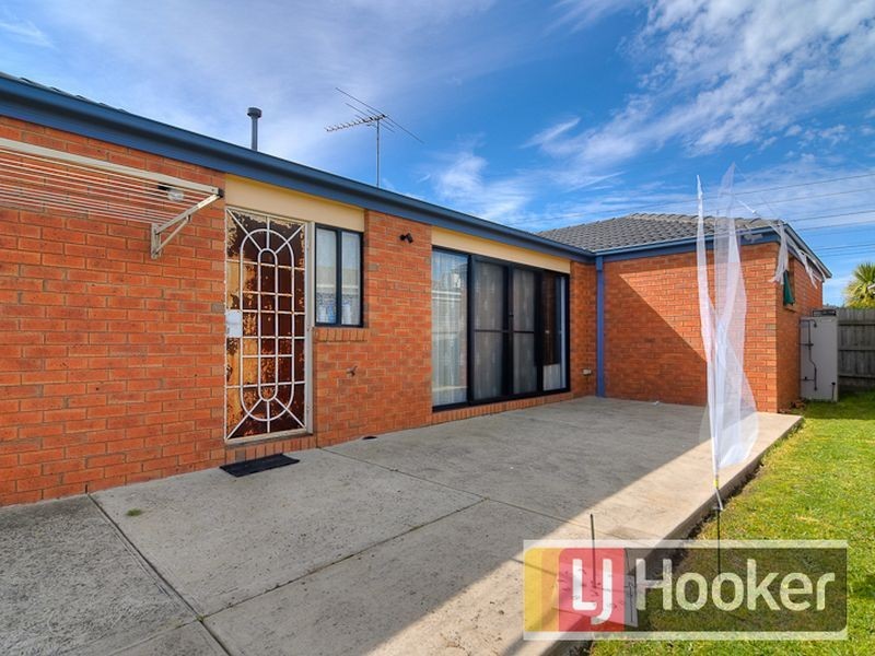 69 Scarborough Avenue, Cranbourne West VIC 3977
