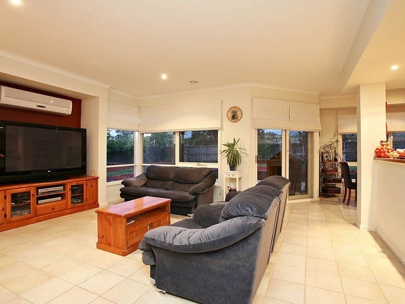 21 Hagen Drive, Berwick VIC 3806