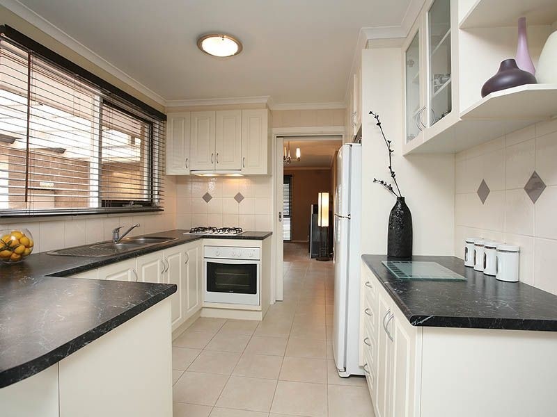 7 John Fawkner Drive, Endeavour Hills VIC 3802