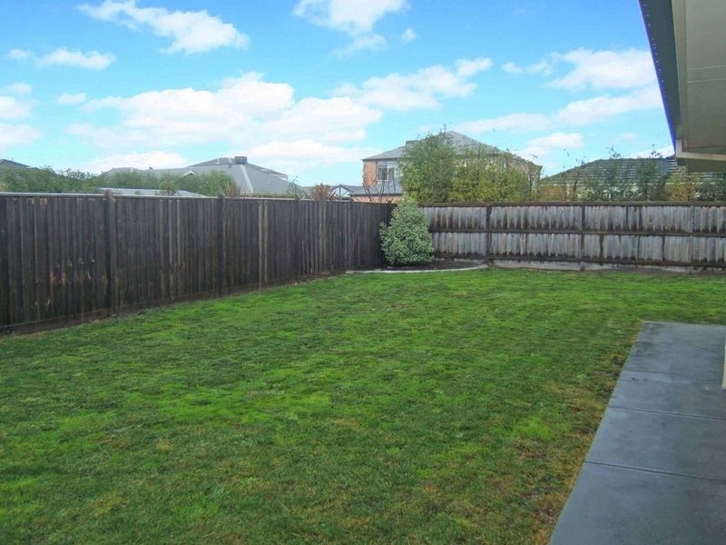 19 Riverglen Road, Berwick VIC 3806