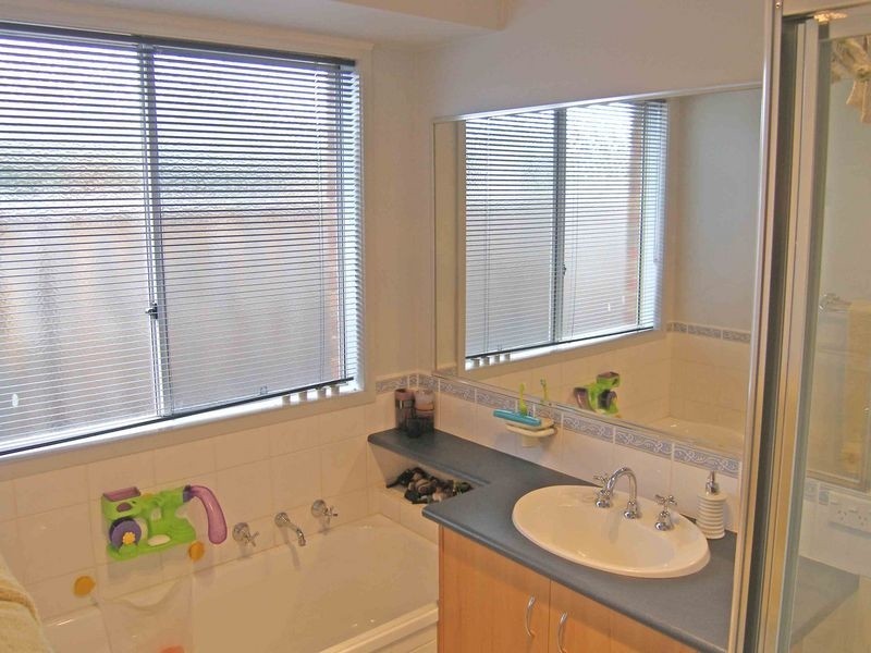 19 Riverglen Road, Berwick VIC 3806