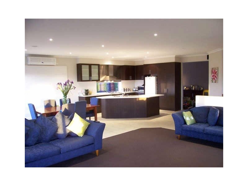 14 Denbigh Court, Berwick VIC 3806