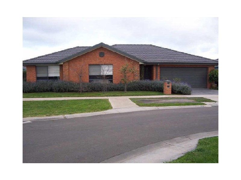 1/9 Kinsale View, Berwick VIC 3806