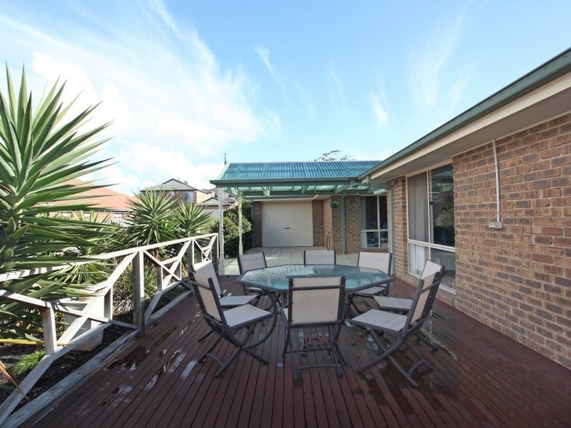 13 Minton Walk, Narre Warren South VIC 3805