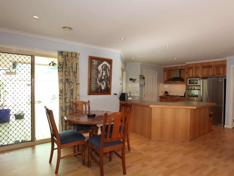 13 Minton Walk, Narre Warren South VIC 3805